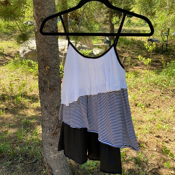 Buckle Daytrip Tank Top - Picture 4 of 4